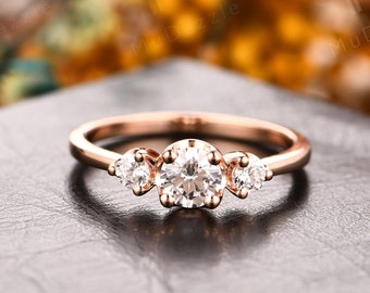 Brilliant Round Cut Moissanite Ring// Fashion Ring// Dainty Ring Gift for Her// Moissanite Engagement Ring 14k/18k Rose Gold// Promise Ring