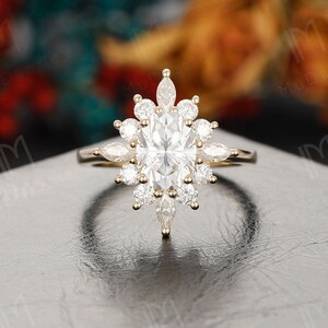 Halo Plain Gold Band Moissanite Wedding Rikng//Vintage 1.5CT Oval Cut Moissanite Lab Diamond Wedding Propsal Anniversary Ring 18k Solid Gold