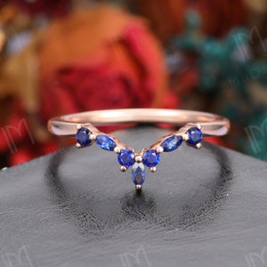 Sapphire Women&#39;s Bridal Ring Anniversary Gift// Tiara Blue Sapphire Gemstone Wedding Band 14k/18k Solid Gold//Vine Style Sapphire Daily Ring