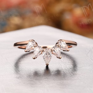 Simulated Diamond Women&#39;s Ring// Stackable Ring// Proposal Ring// Curved Moissanite Matching Band// 14k Solid Gold Moissanite Wedding Band
