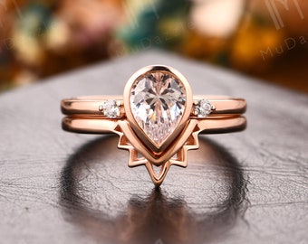 Engagement Ring Set// Moissanite Bridal Set// 1.3CT Pear Cut Simulated Diamond Wedding Ring Set/Art Deco Moissanite Wedding Promise Ring Set