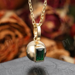 May Birthstone Gemstone Jewelry// Emerald Gem Necklace// Green Pendant Necklace// Handmade Birthstone Pendant// Dainty Birthday Gift for Her
