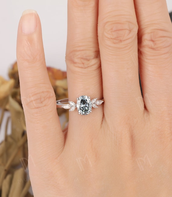 Anillo de piedra azul claro hotsell