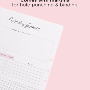 Op de afbeelding: Een printbare kinderkamerplanner met een witte achtergrond en zwarte tekst. De planner heeft secties voor idee&euml;n en inspiratie, afwerking, code en notities. De planner heeft een raster om te tekenen of te schrijven.