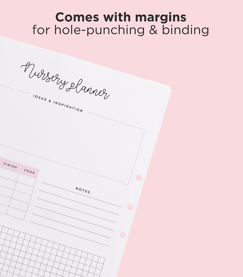 Op de afbeelding: Een printbare kinderkamerplanner met een witte achtergrond en zwarte tekst. De planner heeft secties voor idee&euml;n en inspiratie, afwerking, code en notities. De planner heeft een raster om te tekenen of te schrijven.