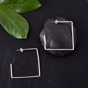 Boucle d’oreille Sterling Silver Square Hoop Stud