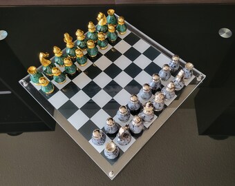 Set Scacchi Staunton In Metallo Bronzo E Ottone Con Tavola Rustica – HPL, Nuovo - Foto 6
