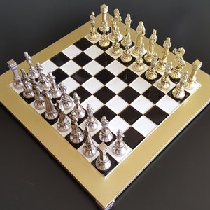 Renaissance Chessmen - 32 Chess Pieces - Chessboard Not Included