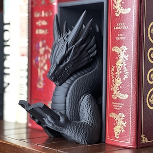 3D Printed Reading Dragon Book Nook: Fantasy Bookshelf Decor Wyrm Book Nook Book End Gift