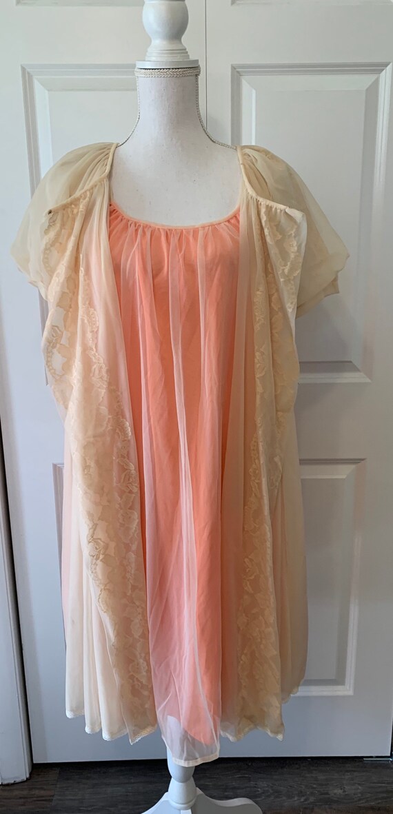 Vintage Handmade Peach Peignoir Set - image 5