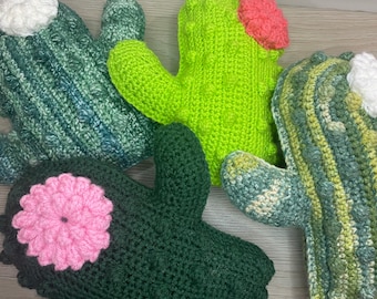 cactus pillow/ pillows/ handmade decor/ succulent decor/ boho pillow/ decorative pillow/ home decor/ throw pillow/ crochet pillow/ desert