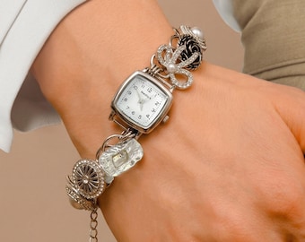 Vintage sierlijke horlogeband: retro-bedel uurwerk met uniek sieradenbandje, stijlvol decoratief accent voor dames