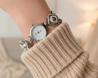 Vintage Charm Bracelet Watch Combo - Dainty Retro Jewelry Bracelet with Pearl & Flower Charms Wristwatch