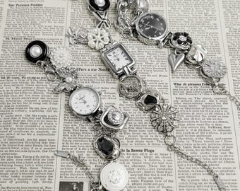 Statement vintage bedelarmbandhorloge - retro sieradenarmband met decoratieve bedels, antiek polshorloge