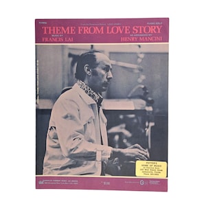 Op de afbeelding: Set van drie keramische mokken met een gespikkelde, matte afwerking. De mokken zijn in crème, lichtgrijs en donkergrijs. Elk heeft een eenvoudig, minimalistisch ontwerp, ideaal voor koffie of thee.