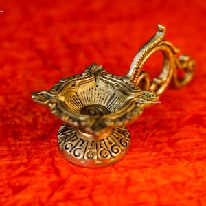 Diya | Brass Small Deepak | Oil Wick Brass Diya |  Brass Diya Holder | oil Burner | Brass Diya For Puja | Temple Diya | Diwali Diya |
