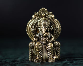 Estatua de latón de Ganesh: Lord Vinayaka de 4 pulgadas en Singhasan