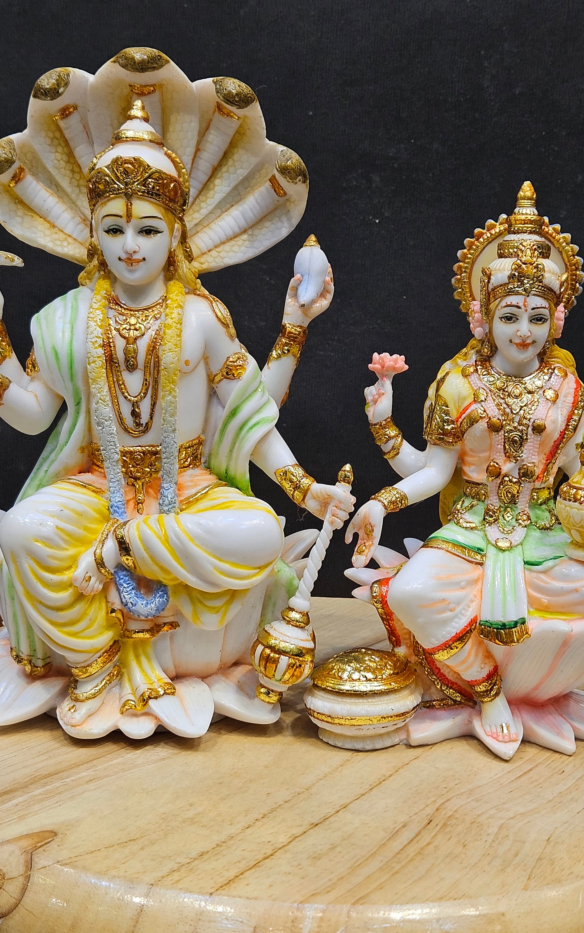 Lakshmi Narayana Statue: Hand-painted Hindu God & Goddess on Lotus