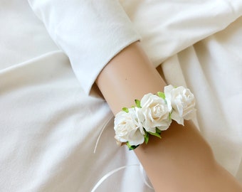Pretty Wedding / Prom  wrist corsage