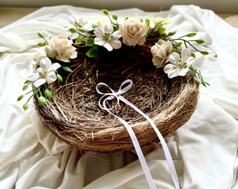 Pretty Woodland Wedding Ring nest