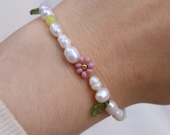 Pearl bracelet, sunflower bracelet, daisy flower bracelet, delicate bracelet