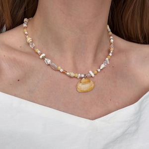 Shell necklace, beach necklace, seashell pendant necklace, beaded boho necklace
