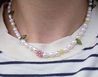 Daisy necklace,  pearl necklace, sunflower necklace, pearl choker, flower necklace