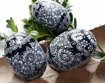 Polish wooden Easter egg KROSZONKA / PYSANKA- black (1 pc)