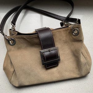 Bolso de piel vintage, bolso de piel de ante beige, monedero de piel vintage, bolso de piel de ante, bolso de mano de los años 80, bolso de piel auténtica, baguette retro