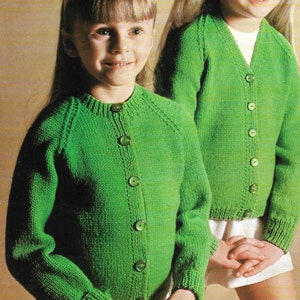 Strickanleitung Mädchen Strickjacke V-Ausschnitt Rundhals schlichte Strickjacke für Kinder PDF-24-34Brust, Vintage Anleitung Sofort download Bild 1