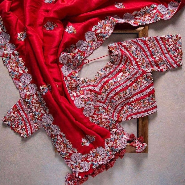 Soie Rangoli de couleur rouge avec séquence lourde et cordon brodé Sari | Bollywood Style Party Wear Sari lors d'une occasion spéciale |