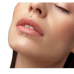 piercinginspiration® PTFE titanium crystal labret round piercing barbell image 3