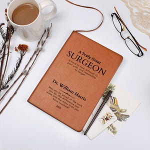 Gift for Surgeon - Vegan Leather Personalized Journal, Coworker Gift, Gift for Surgeon, Dr Thank You, Retirement, Christmas 画像 6