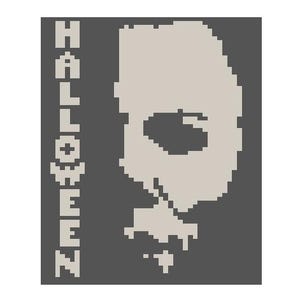 Könnte beinhalten: Ein pixeliges Bild auf dunkelgrauem Hintergrund. Der Text "HALLOWEEN" in vertikalen, blockartigen, cremefarbenen Buchstaben befindet sich auf der linken Seite. Rechts davon ist eine pixelige, cremefarbene Totenkopf-Silhouette.