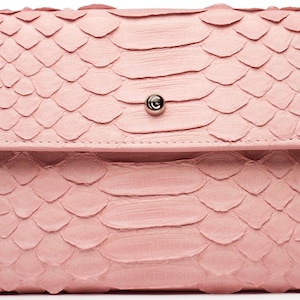 Monedero continental para mujer de piel de serpiente rosa con 9 bolsillos de tarjeta de credt. Bottega Veneta Diseño. Monedero de mujer grande de piel de serpiente.
