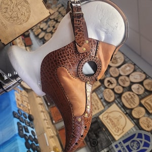 Flat lense style leather plague doctor mask