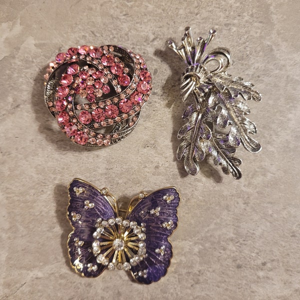 Set of three vintage brooches, estate jewelry, brooch, butterfly, enamel, wreath, pink, purple, jewelry lot, collector jewelry, pins