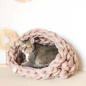 Cat cave and dog cave Klaus – handmade from organic cotton, soft & cuddly, washable, unique in many colors and sizes