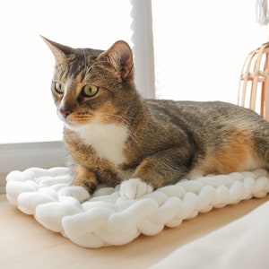 Vegan window sill bed | Cat bed | Window sill lounger | Cat lounger | Cat mat | Cat basket | Window bed made of organic cotton yarn