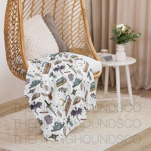 Reading doodle Sherpa blanket
