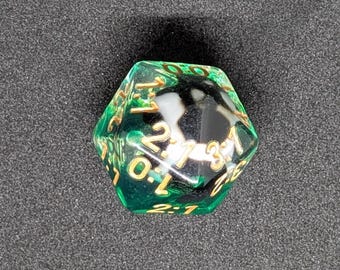 Tip Dice - Ball Edition - 20-sided die with football scores and ball inside
