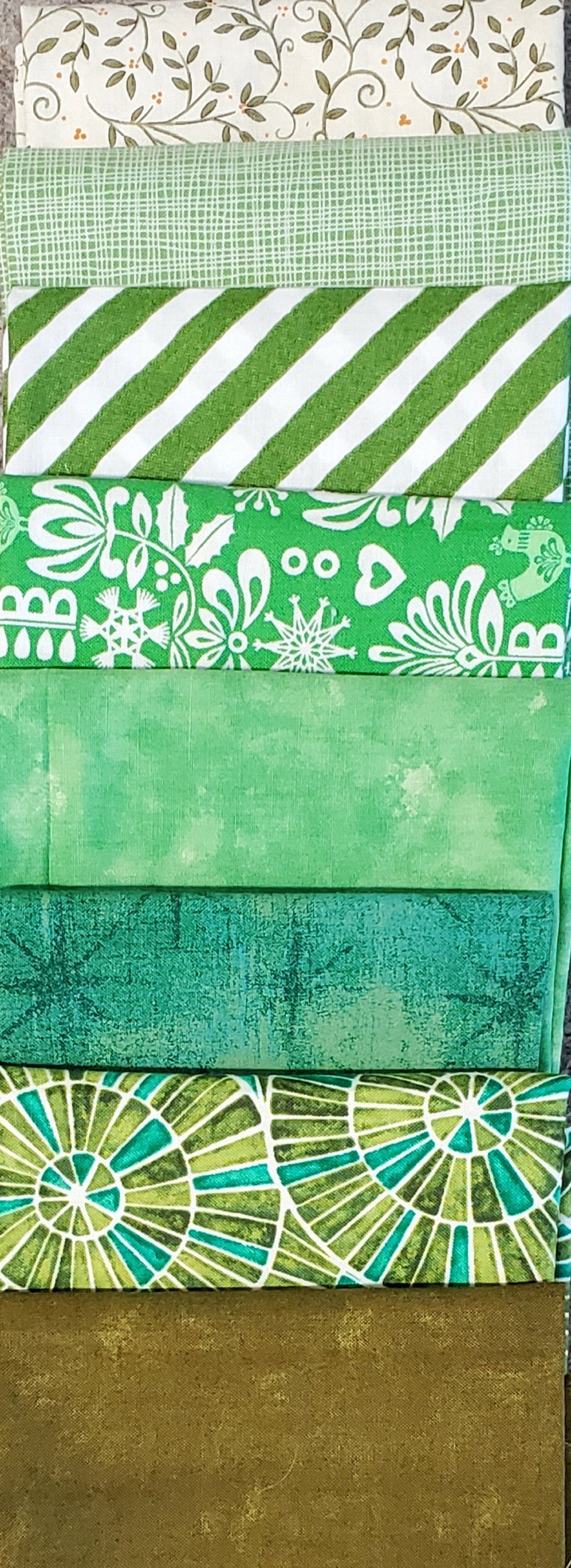 Shades of Green Fat Quarter Bundle 8 Assorted Fat Quarters 18 X 22 Etsy