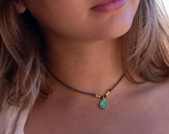 Collana hawaiana con opale, ciondolo in opale dorato, ciondolo boho, girocollo in opale per lei, collana da spiaggia, collana da surfista con opale