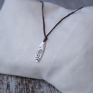 Unisex waterproof surf board necklace Surf pendant Necklace for men and women Beach jewelry surfer gift