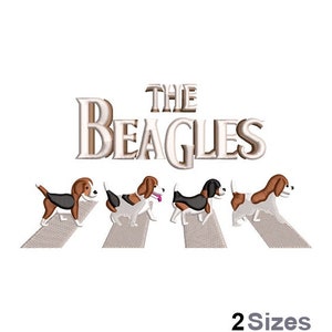Könnte beinhalten: Stickerei mit vier Beagle-Hunden, die über eine Straße laufen, mit dem Text "THE BEAGLES" darüber. Das Design ist in zwei Größen erhältlich.