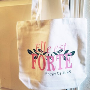 Bolso de dama personalizado, elle est forte, bolso de niñas, bolso de estudio bíblico, proverbios 31:25, bolso de iglesia, bolso de piscina, bolso de noche