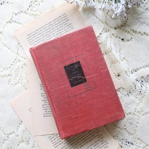 Libro vintage - Una storia di due città di Charles Dickens