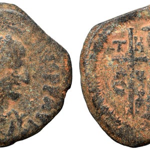 Justinian I, 527-565. Half Follis; Theoupolis (Antioch) mint. Authentic Byzantine Coin