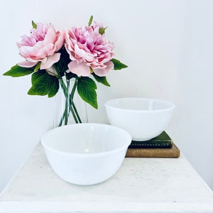 Fire King Swirl Milk Glass Oven Ware Set Of 2 White Nesting Mixing Bowls Vintage