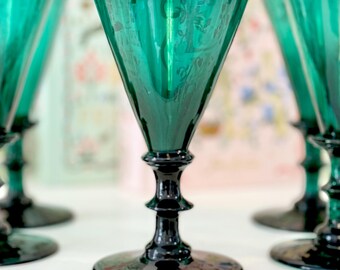 Antique Bristol Emerald Green Georgian Wine Glasses Circa 1820 Set Of 8  Conical English
